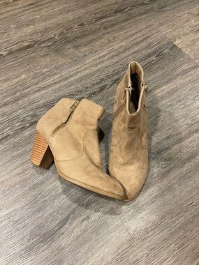 Primark Tan Suede Ankle Boots with Stacked Heel